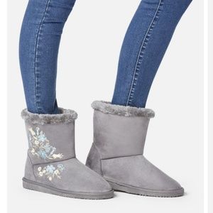 Just Fab Anchorage Embroidered Fuzzies Grey